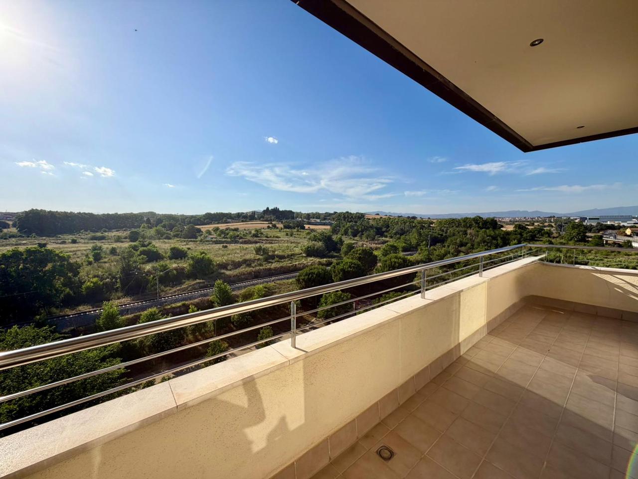 piso en montcada-i-reixac ·  240000€