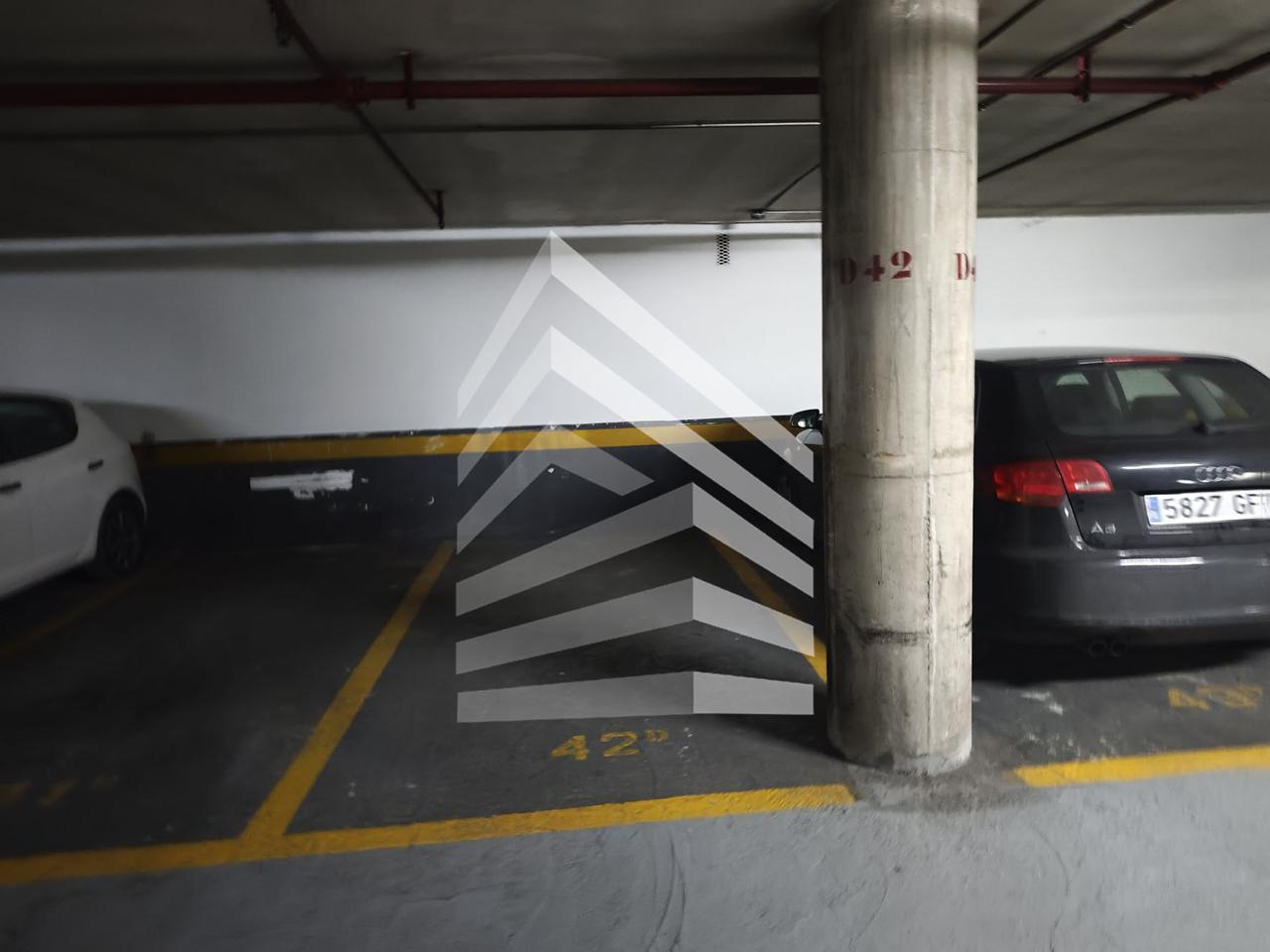 parking en barcelona · les-corts €