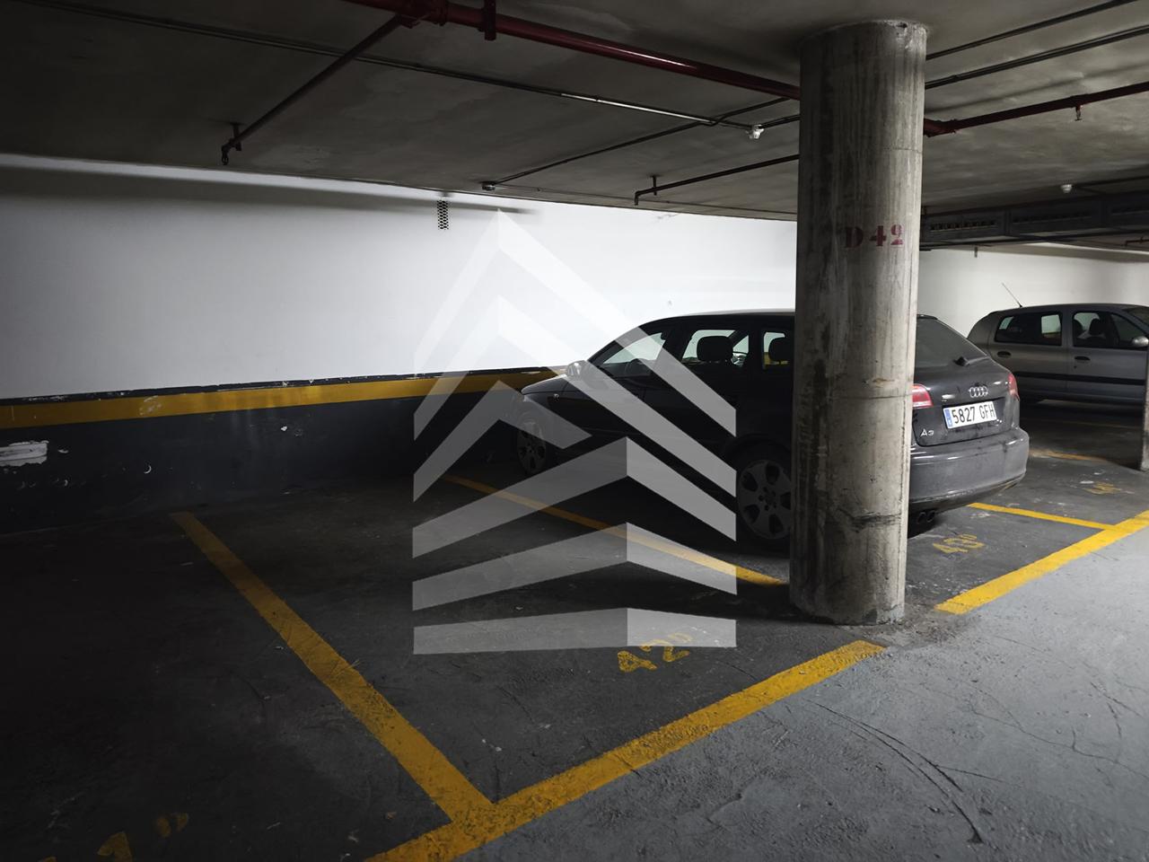 parking en barcelona · les-corts €