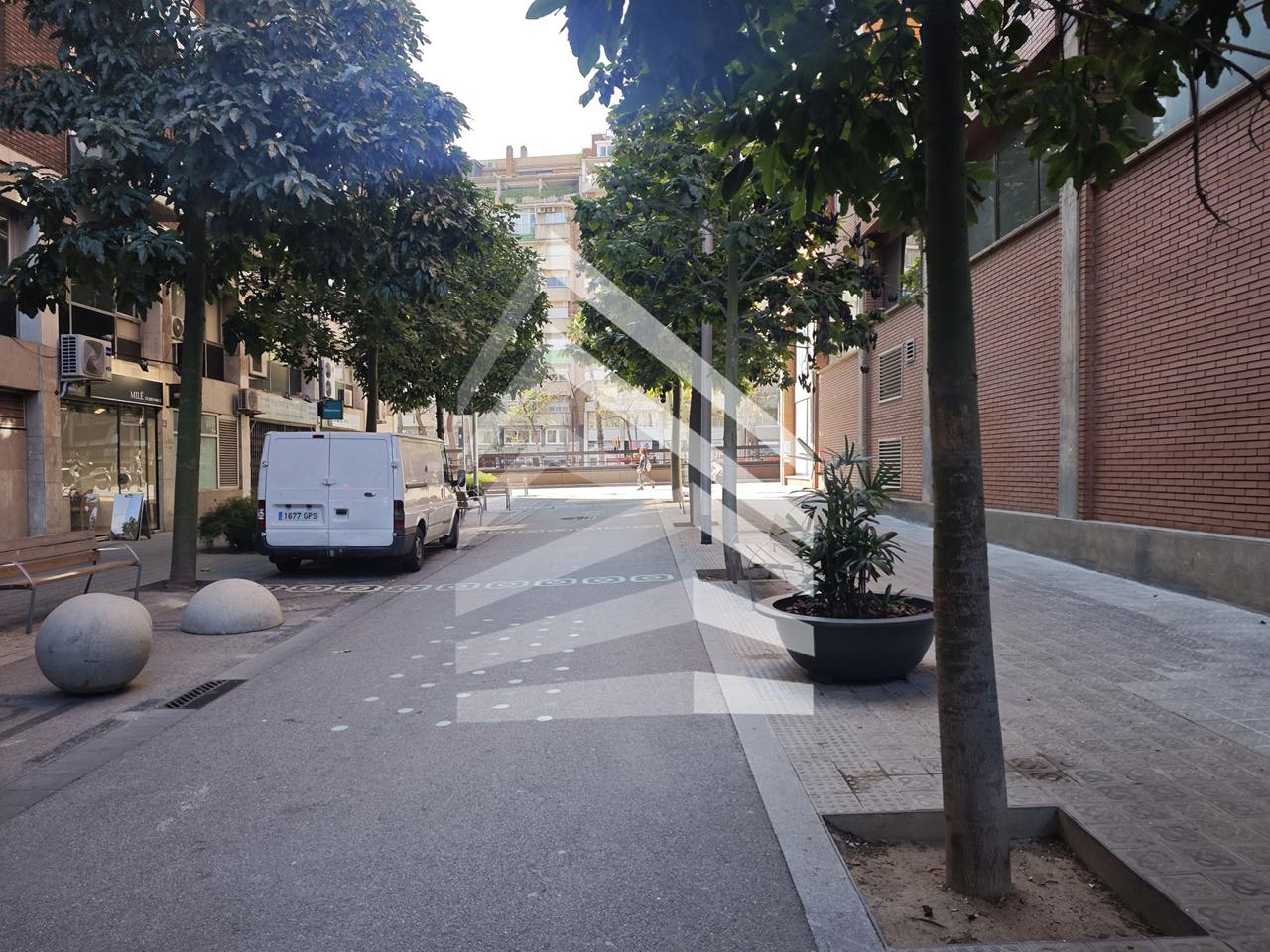 parking en barcelona · les-corts €