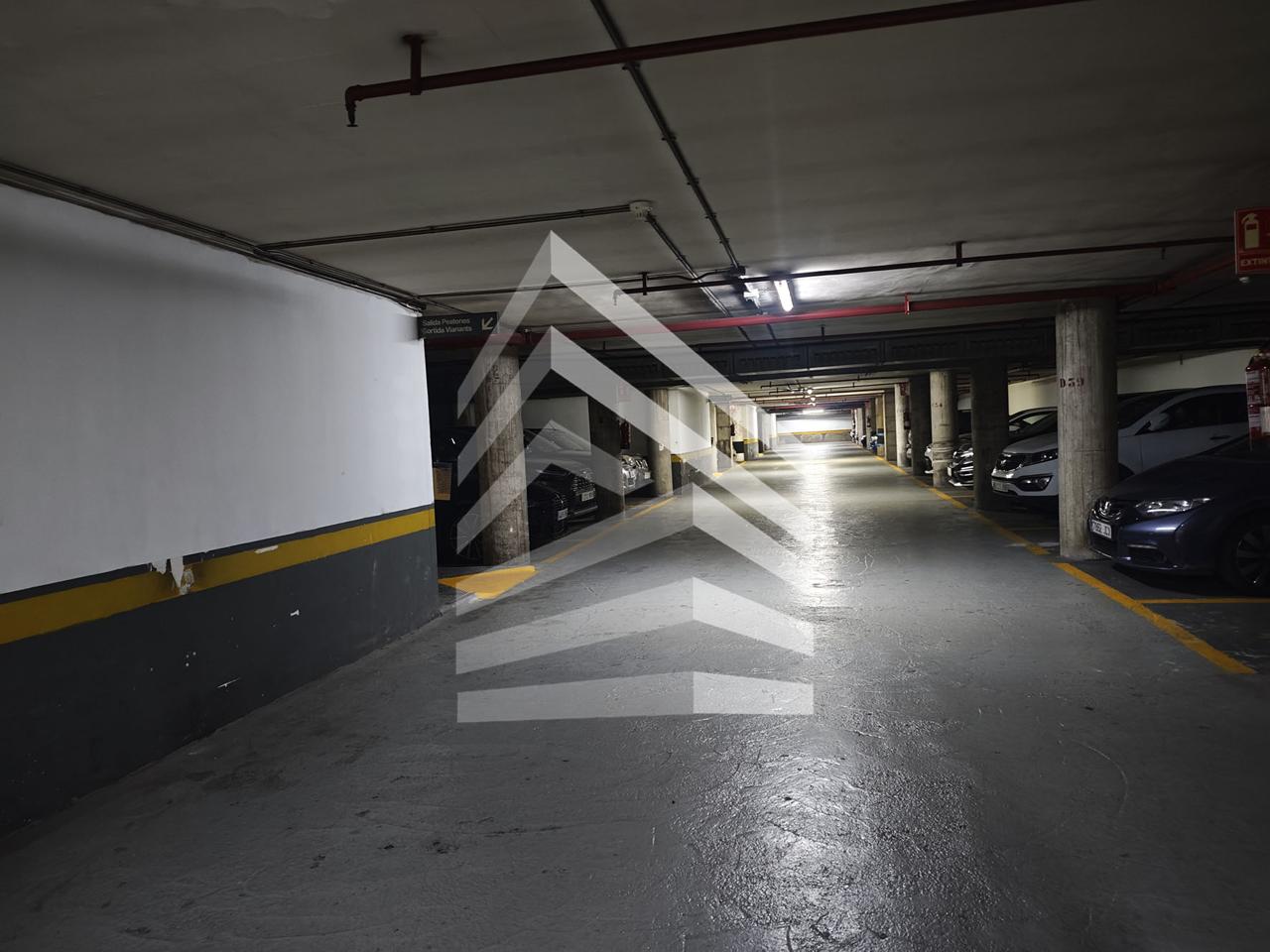 parking en barcelona · les-corts €