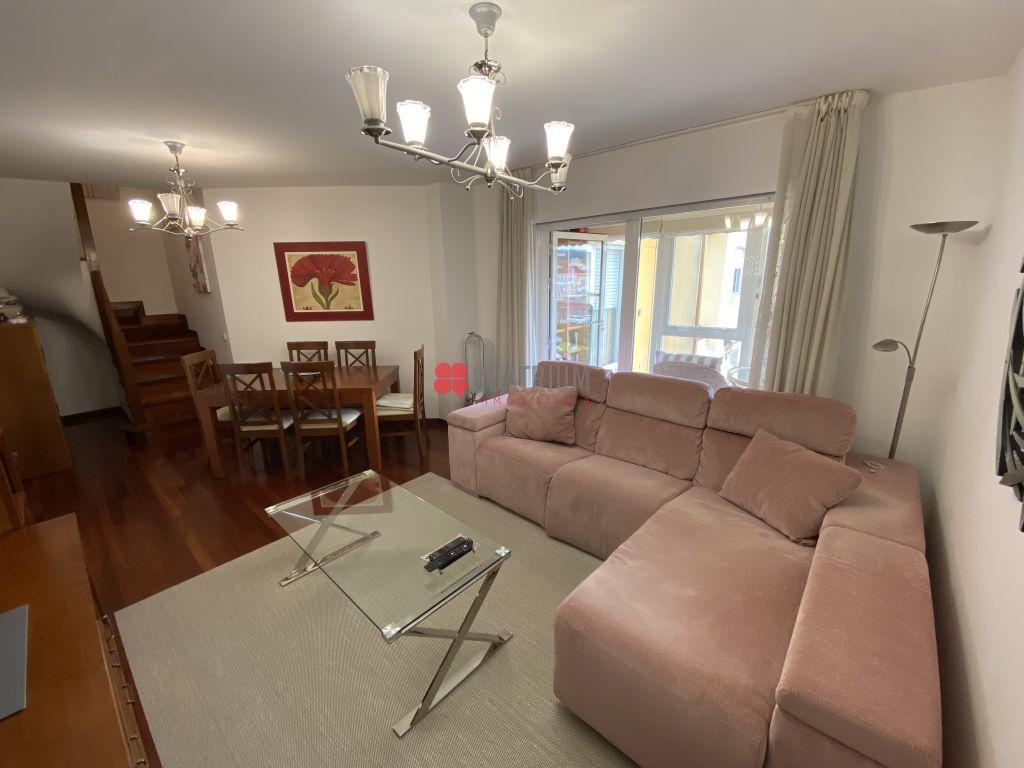 Piso en Agrelo, Bertamiráns, A Coruña de 153 m2