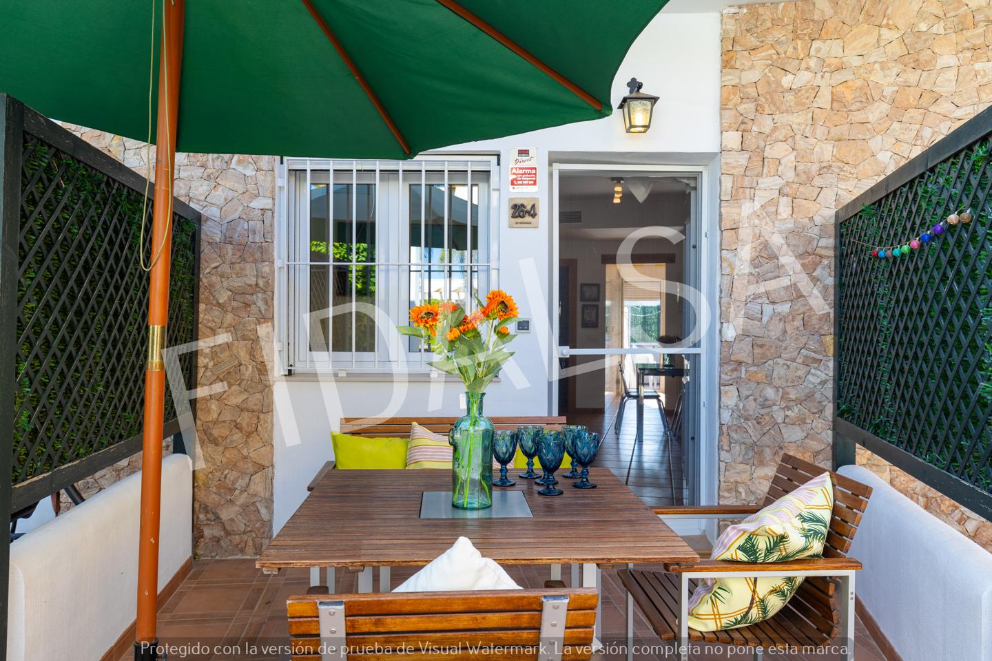 Bungalow en Avenida de Suecia, Mil Palmeras, Alicante de 120 m2