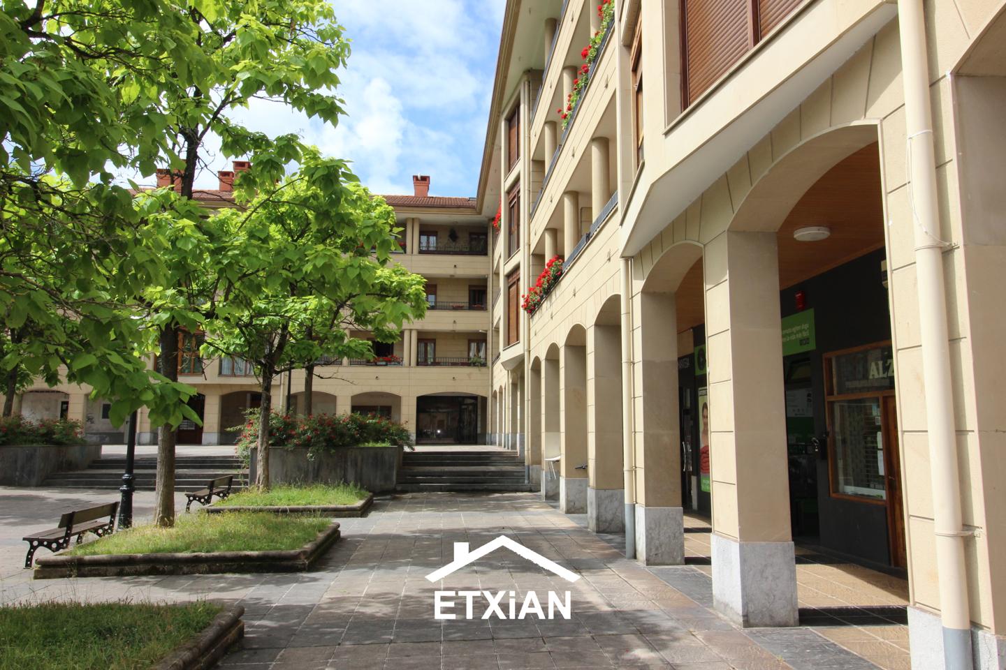 Local en Arantzazuko Ama Kalea, Oñati, Gipuzkoa de 80 m2