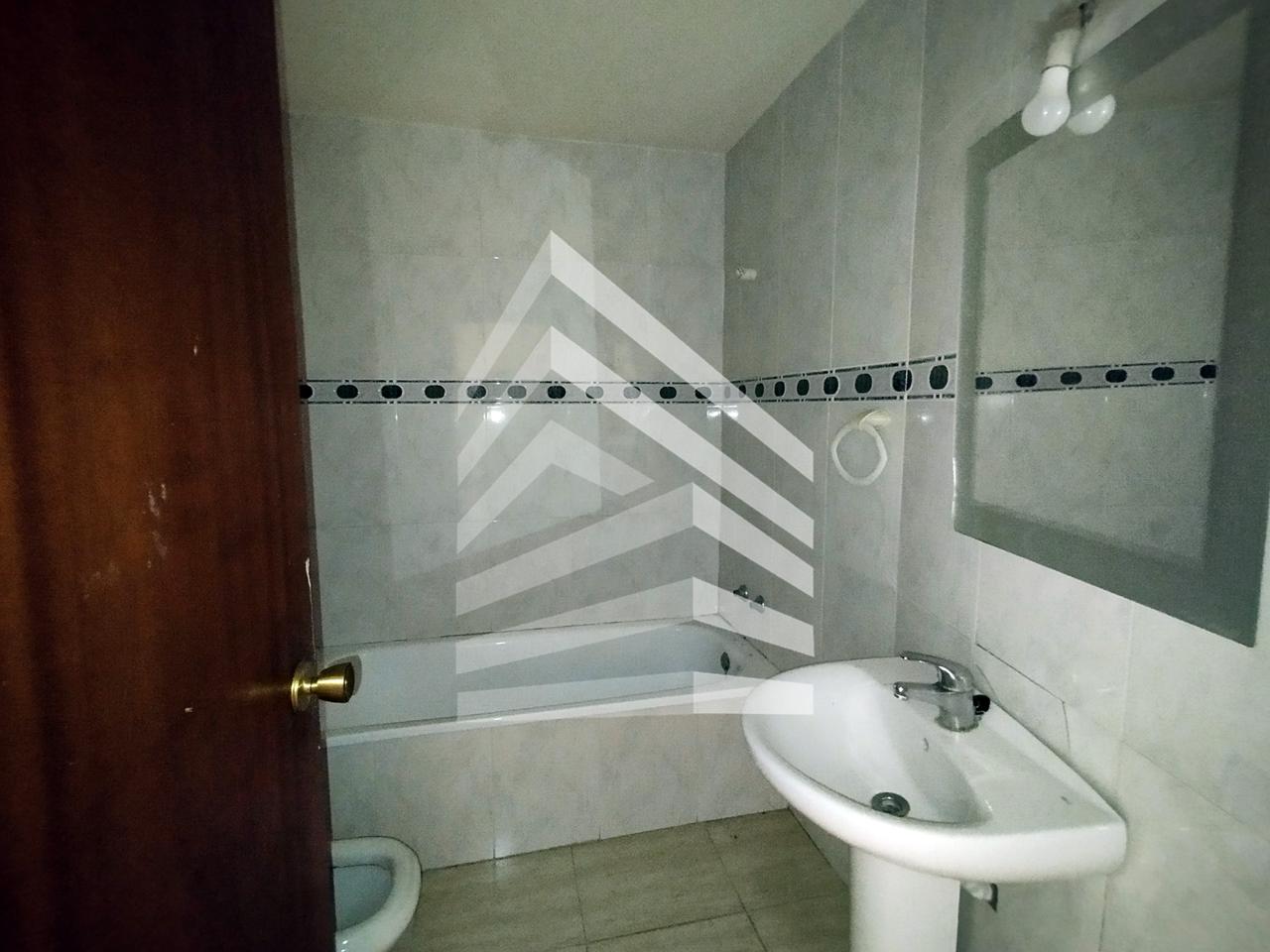 pisos en salt · carrer-de-manuel-de-falla-17190 184000€