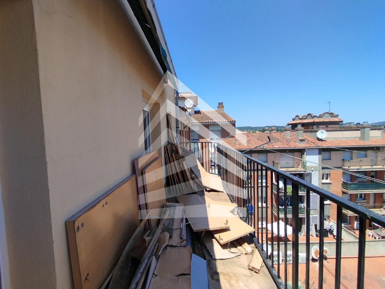 pisos en salt · carrer-de-manuel-de-falla-17190 184000€