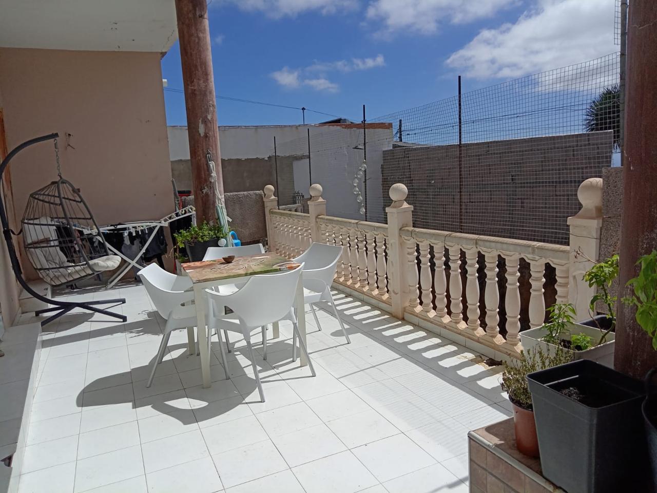 Casa / chalet en Calle la Fuente, Arona, Santa Cruz de Tenerife de 95 m2
