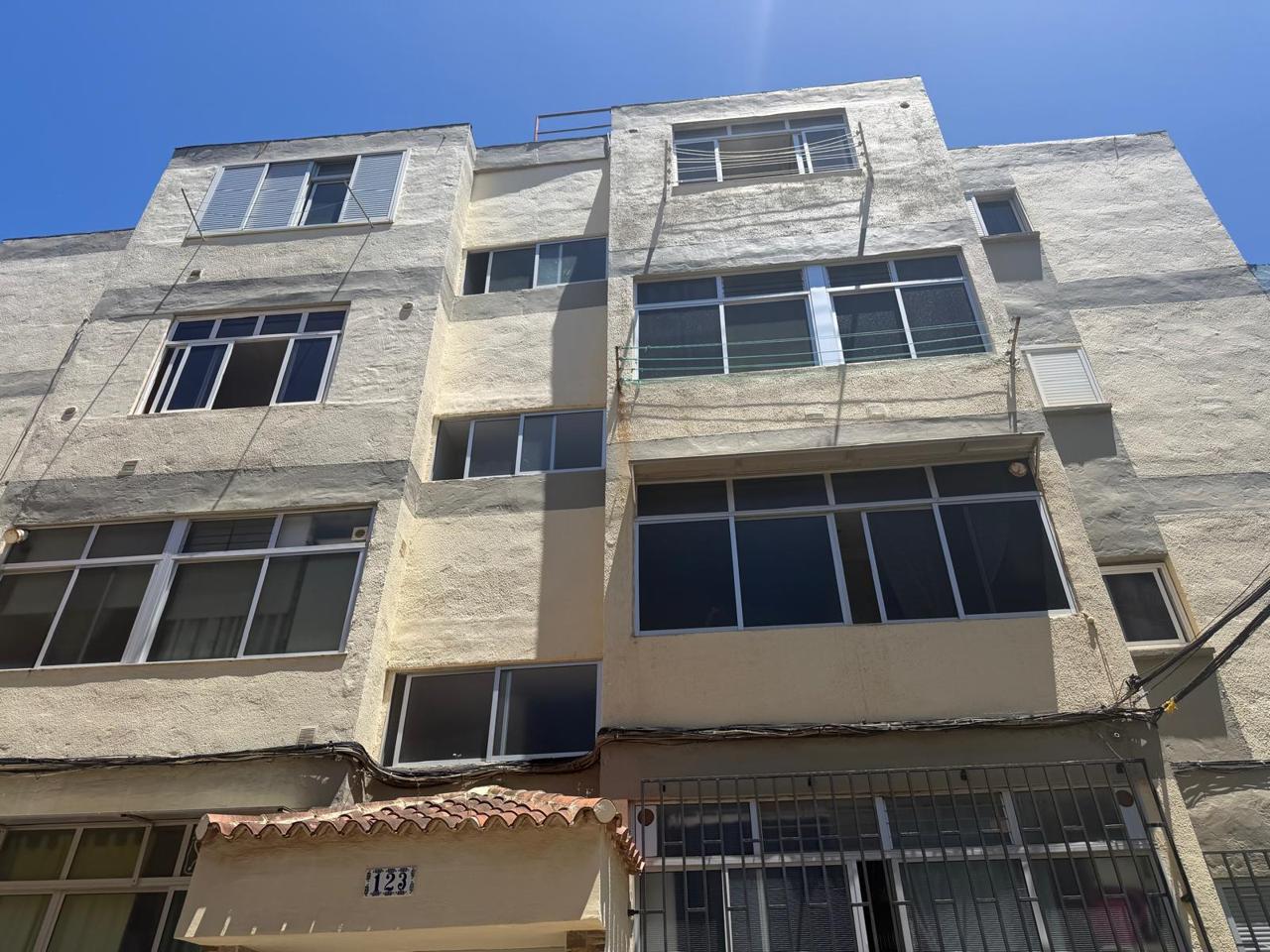 Piso en Avenida el Cardonal, La Laguna, Santa Cruz de Tenerife de 85 m2