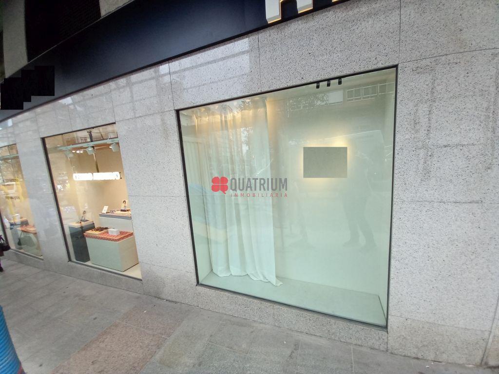 Local en Vigo, Vigo, Pontevedra de 235 m2