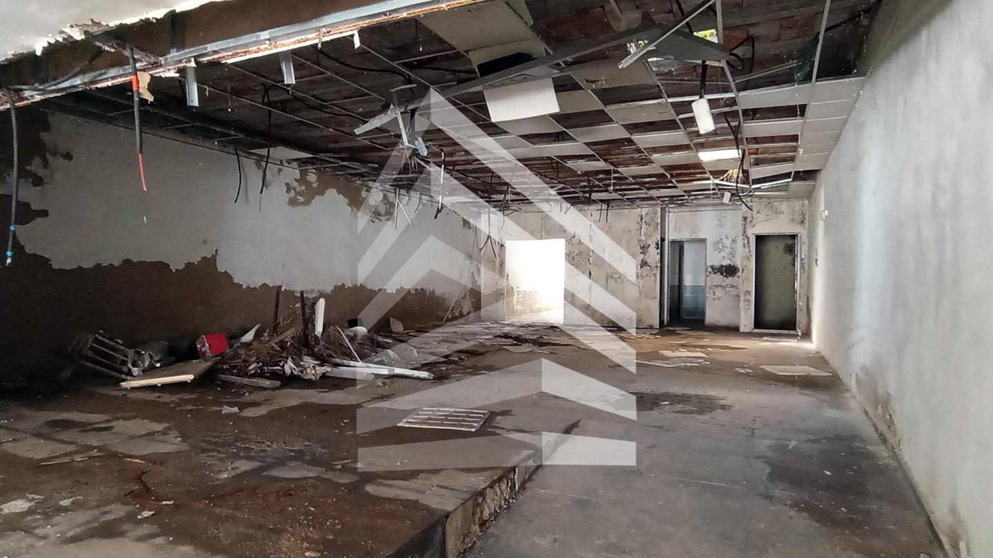 locales-comerciales en montcada-i-reixac · carrer-turo-08110 99540€