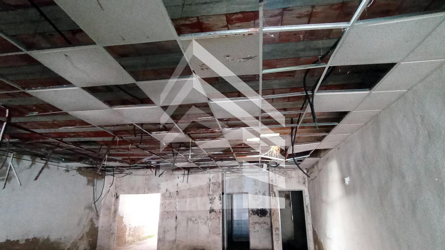 locales-comerciales en montcada-i-reixac · carrer-turo-08110 99540€