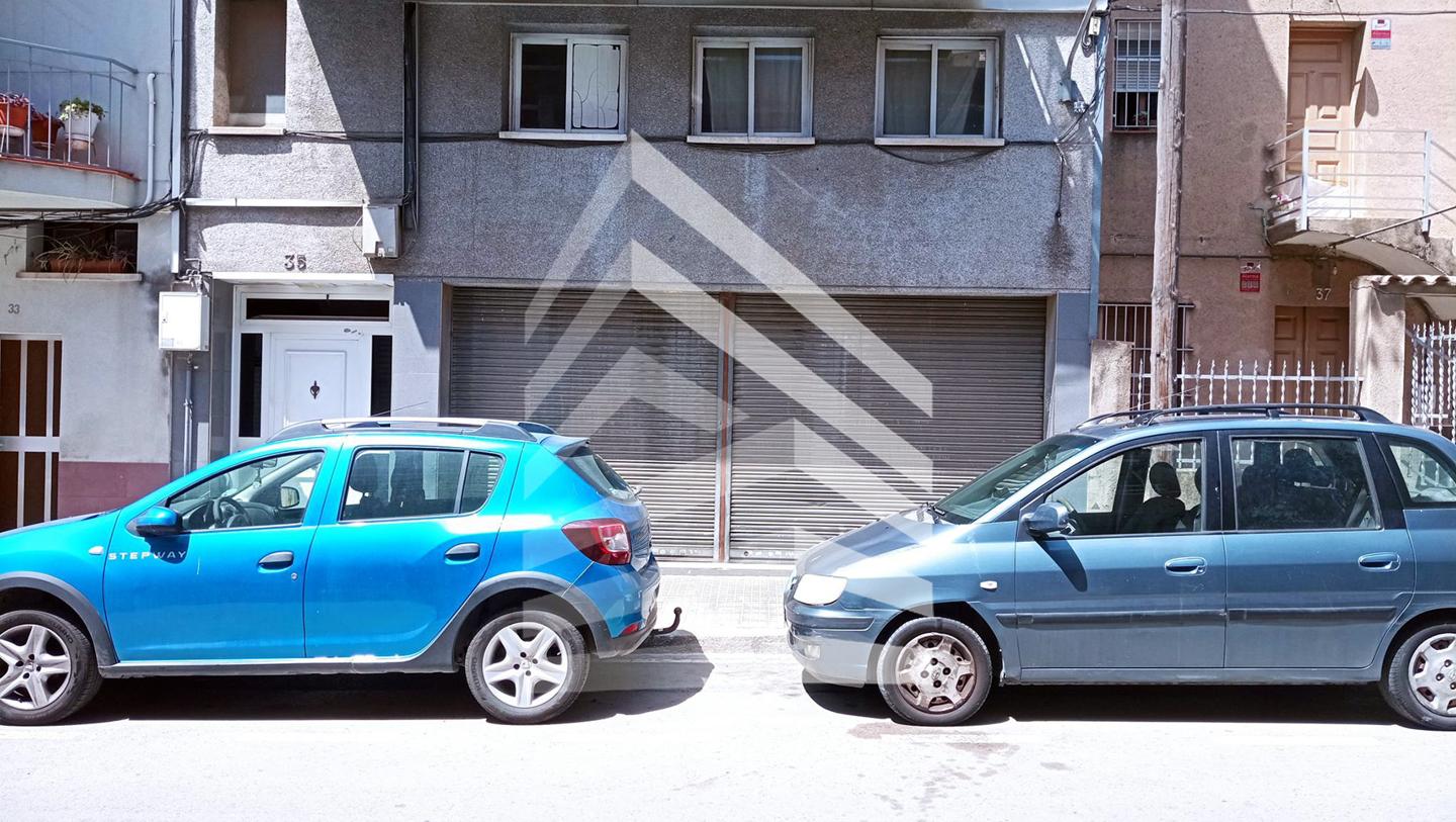 locales-comerciales en montcada-i-reixac · carrer-turo-08110 99540€