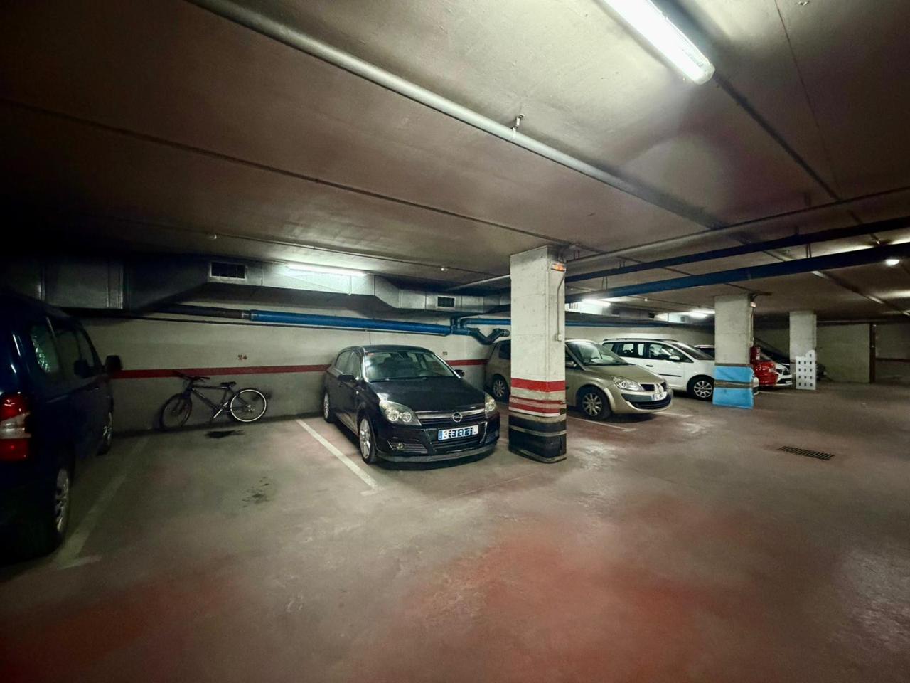 plaza-de-parking en montcada-i-reixac · montcada-centro 19900€