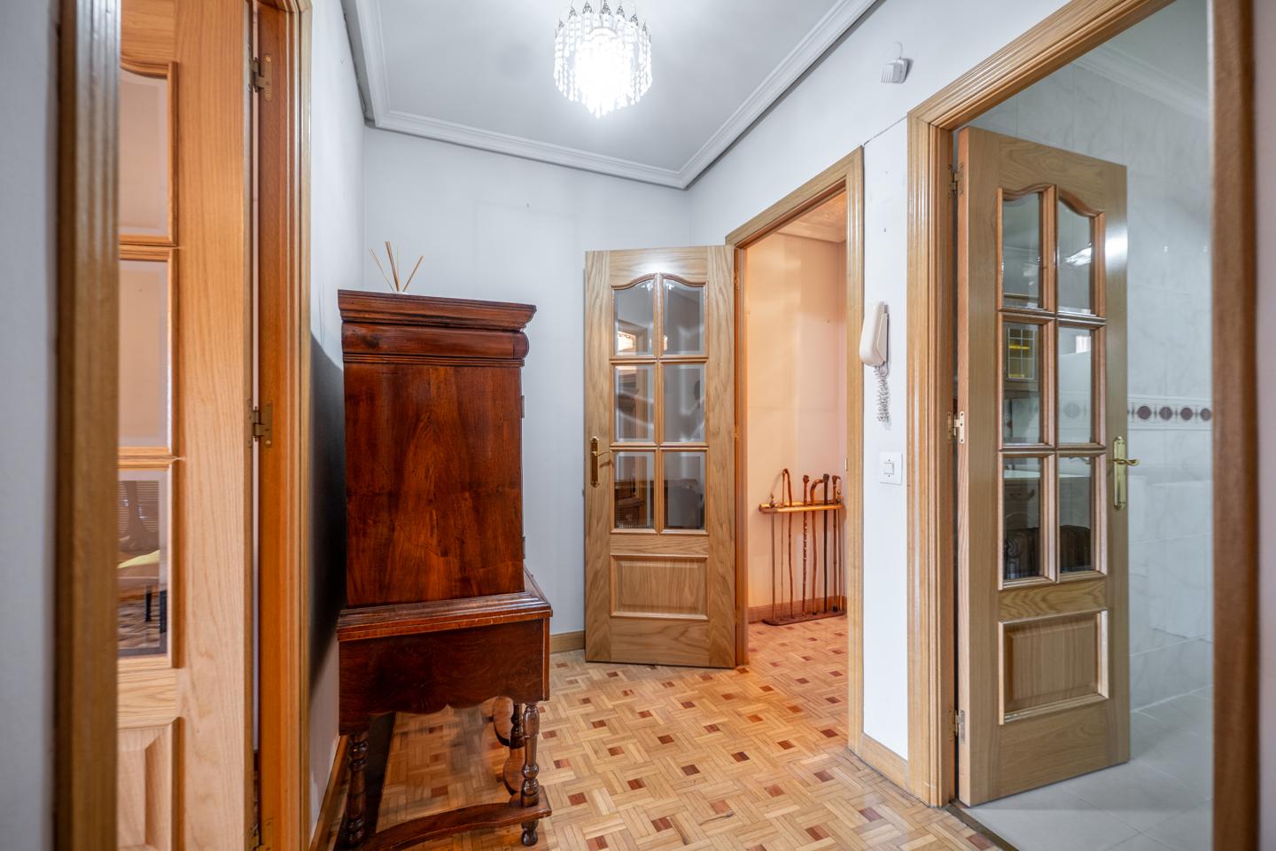 Amplio piso junto al PASEO de SAN ROQUE con PLAZA DE GARAJE y TRASTERO