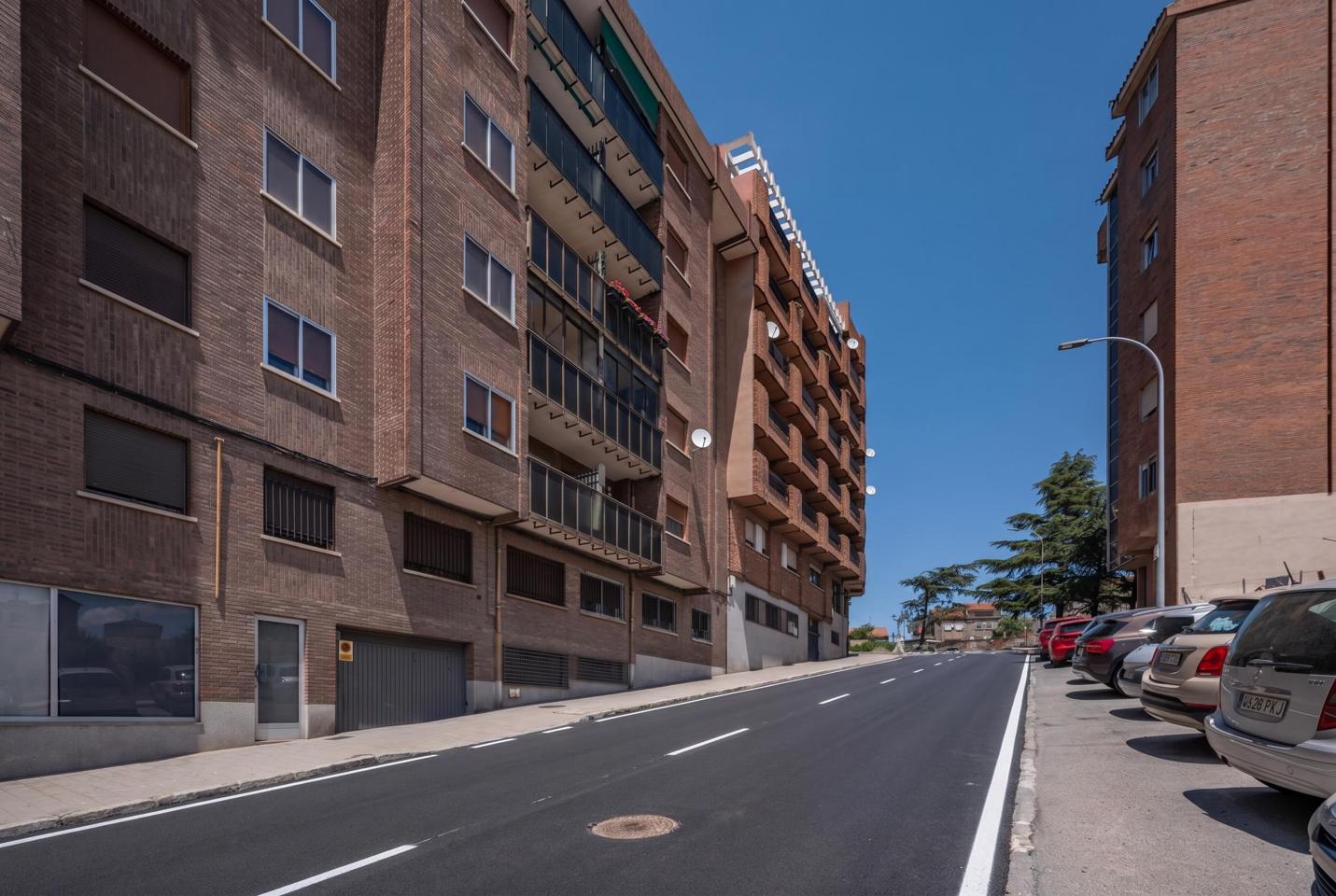 Amplio piso junto al PASEO de SAN ROQUE con PLAZA DE GARAJE y TRASTERO