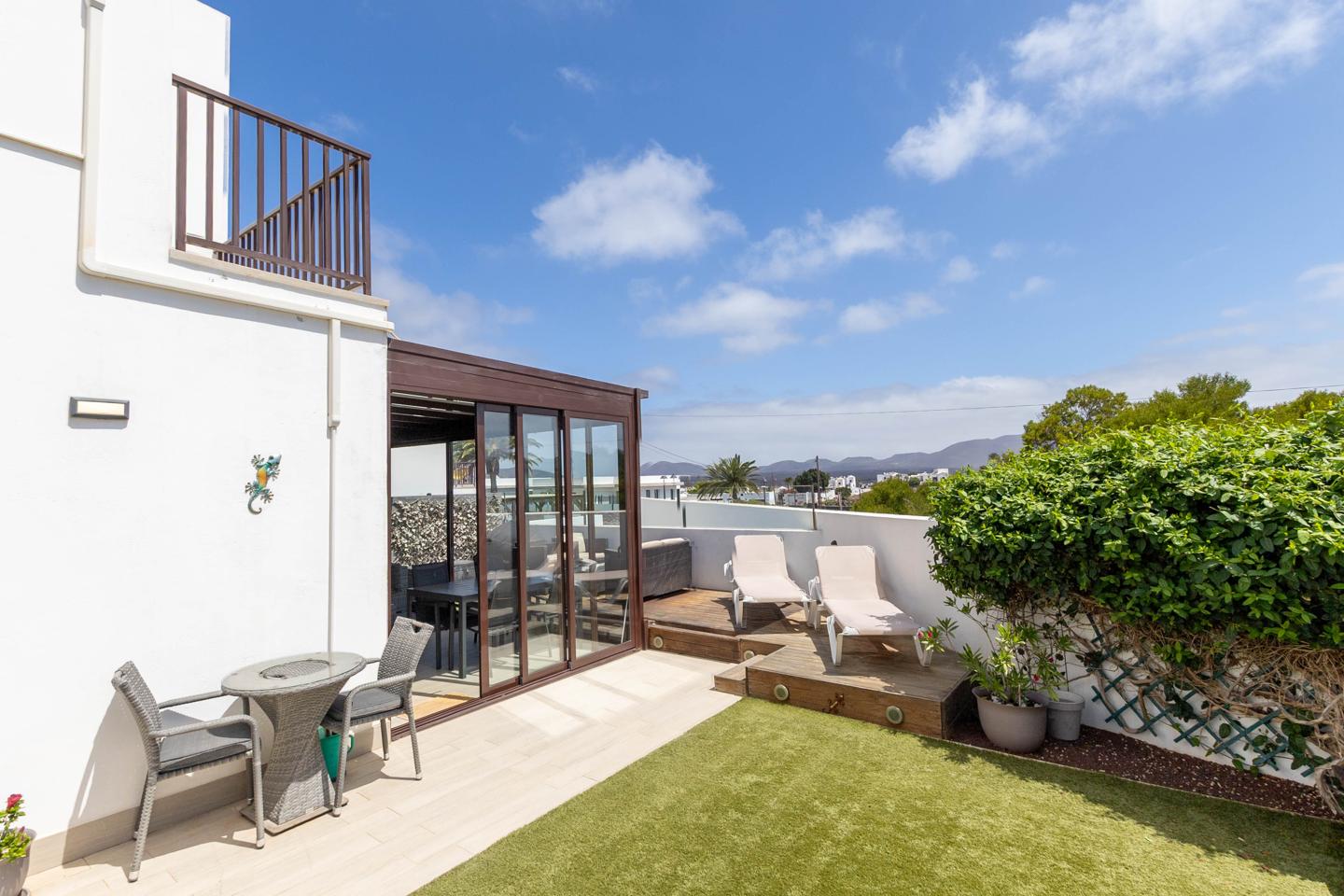 Exquisite 3 Bed Villa With Views & Pool Access