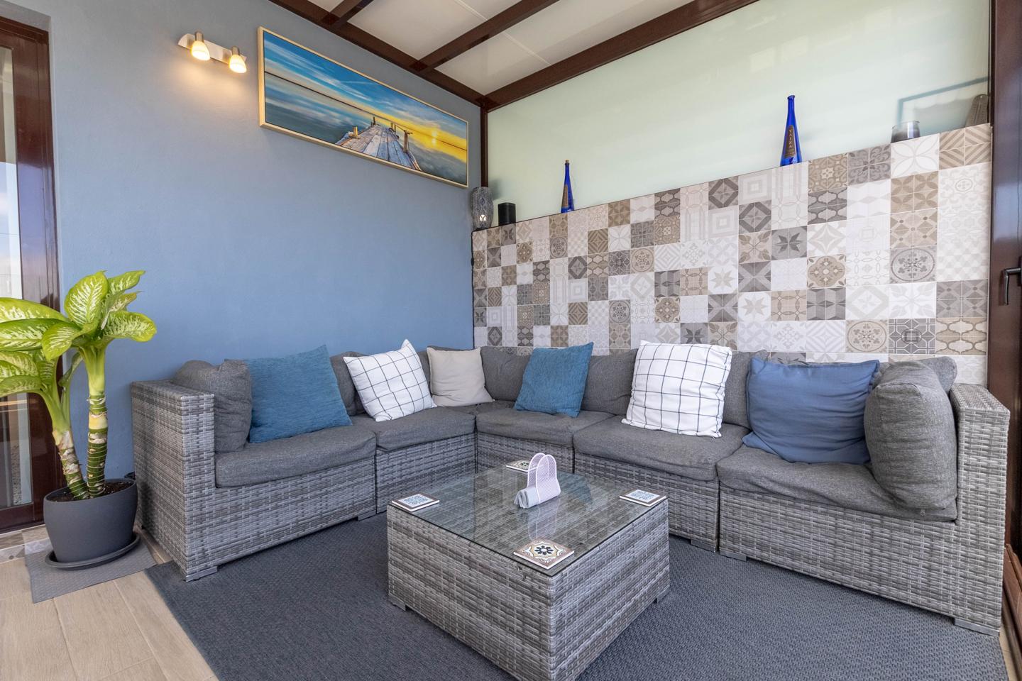 Exquisite 3 Bed Villa With Views & Pool Access
