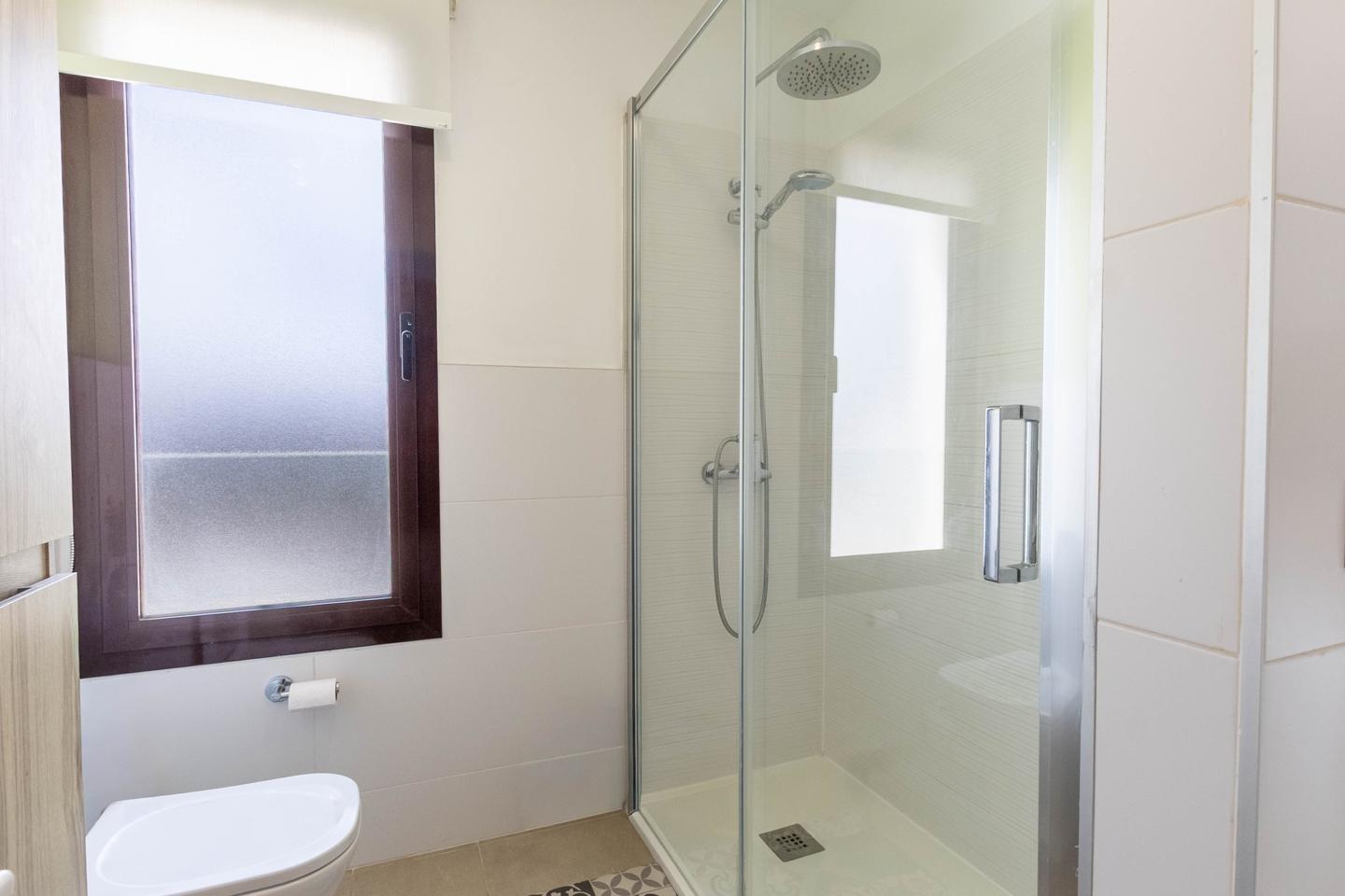Exquisite 3 Bed Villa With Views & Pool Access