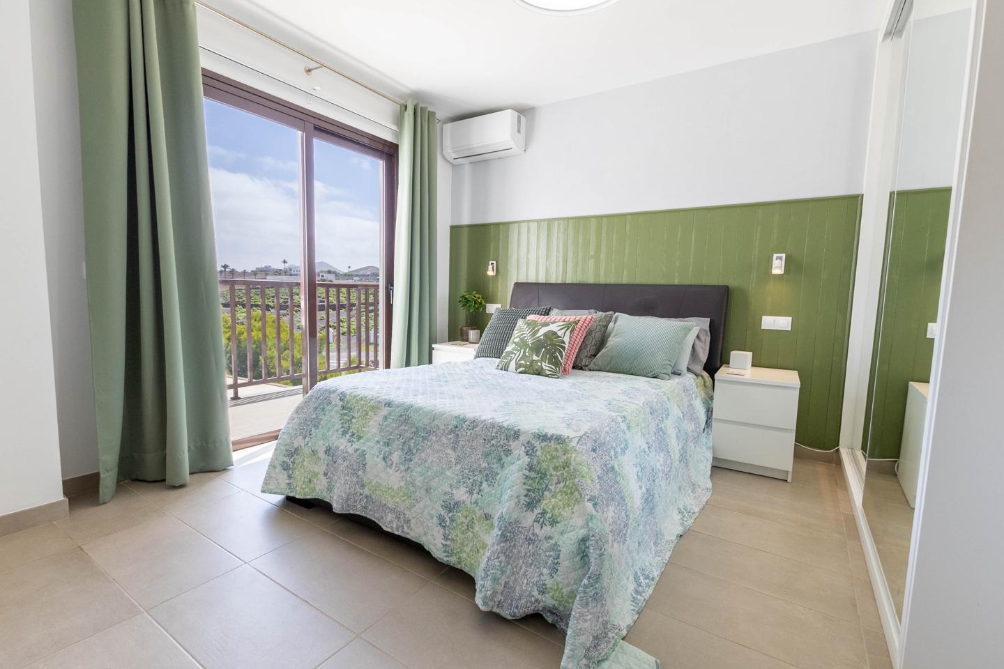 Exquisite 3 Bed Villa With Views & Pool Access