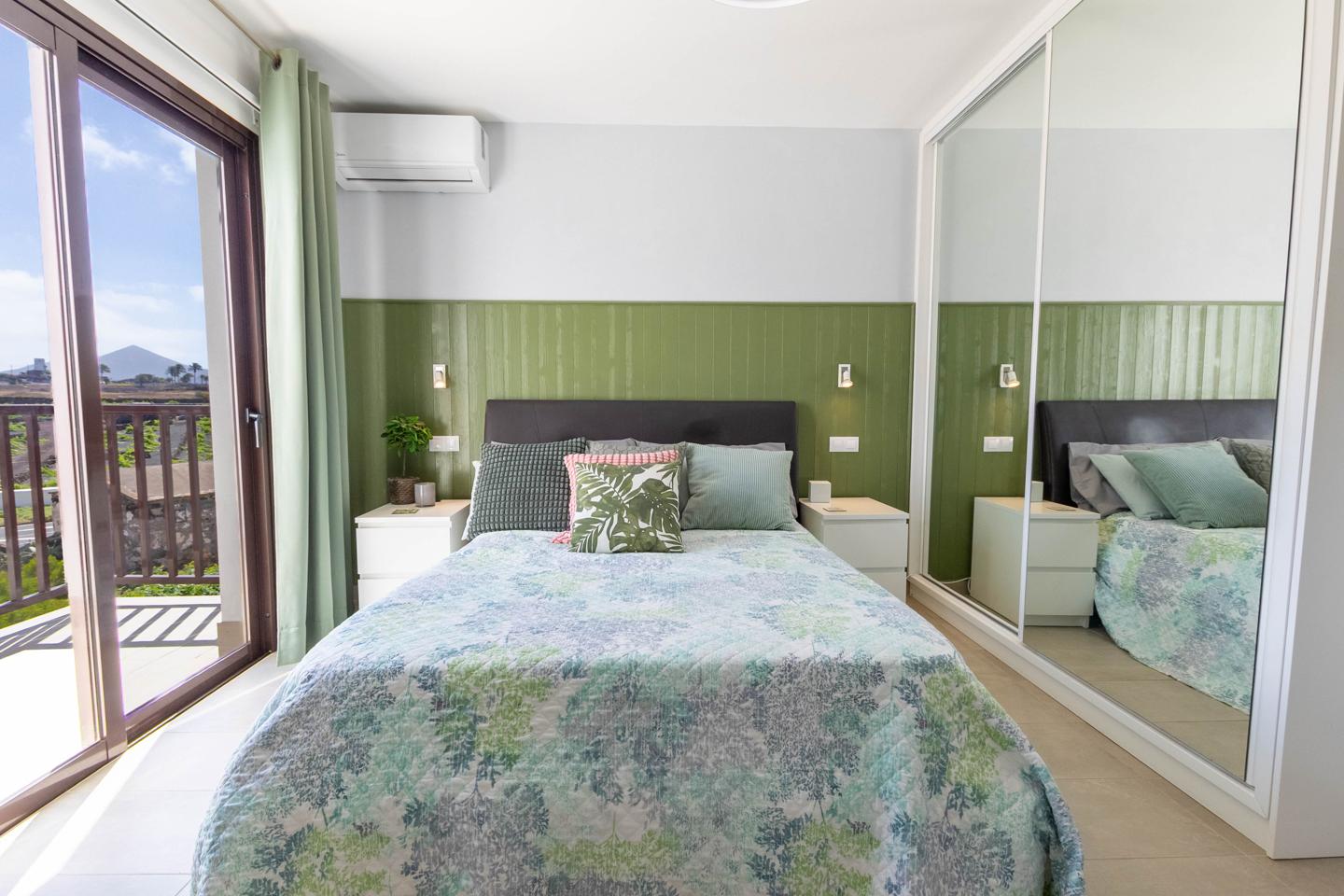 Exquisite 3 Bed Villa With Views & Pool Access