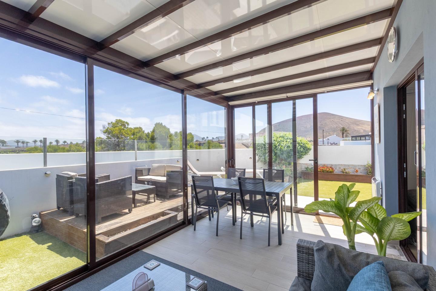 Exquisite 3 Bed Villa With Views & Pool Access
