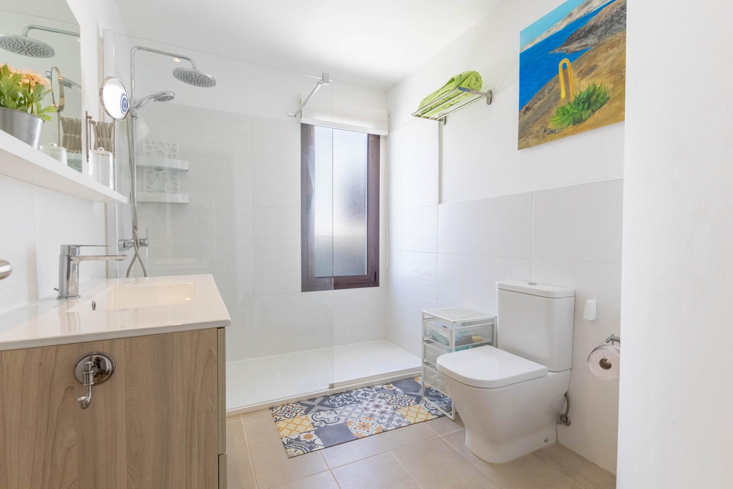 Exquisite 3 Bed Villa With Views & Pool Access