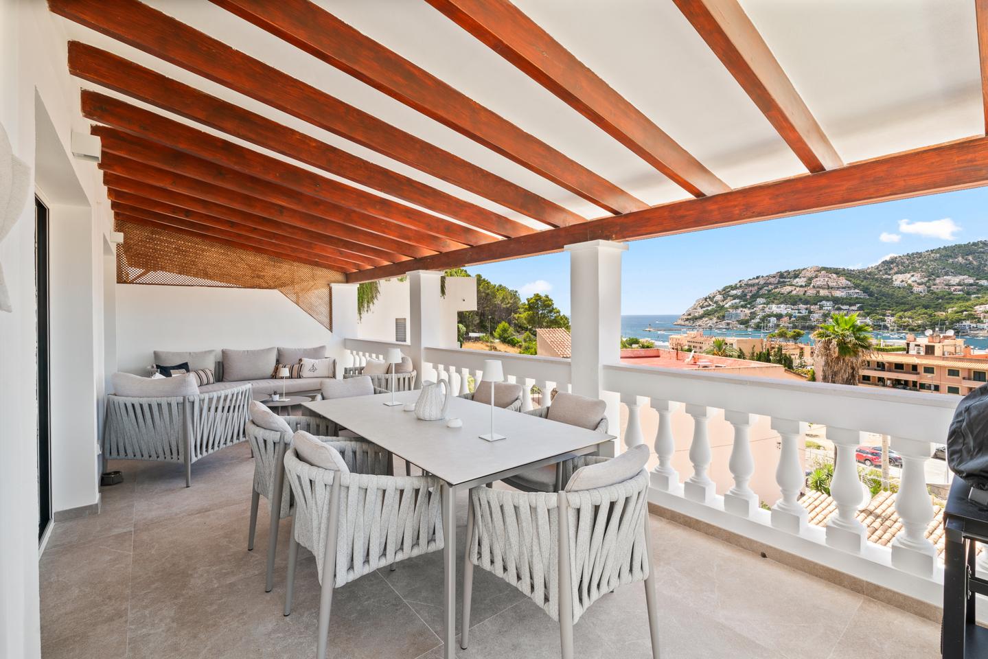 Chalet moderno con vistas a la bahía de Port d’Andratx — Port d'Andratx