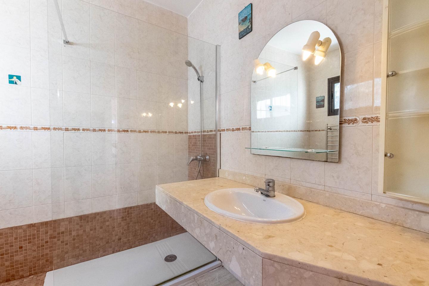 Lovely 2 Bed Villa On Spacious Plot With Gardens
