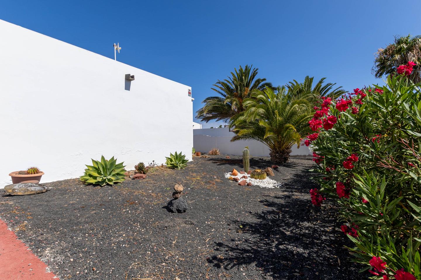 Lovely 2 Bed Villa On Spacious Plot With Gardens
