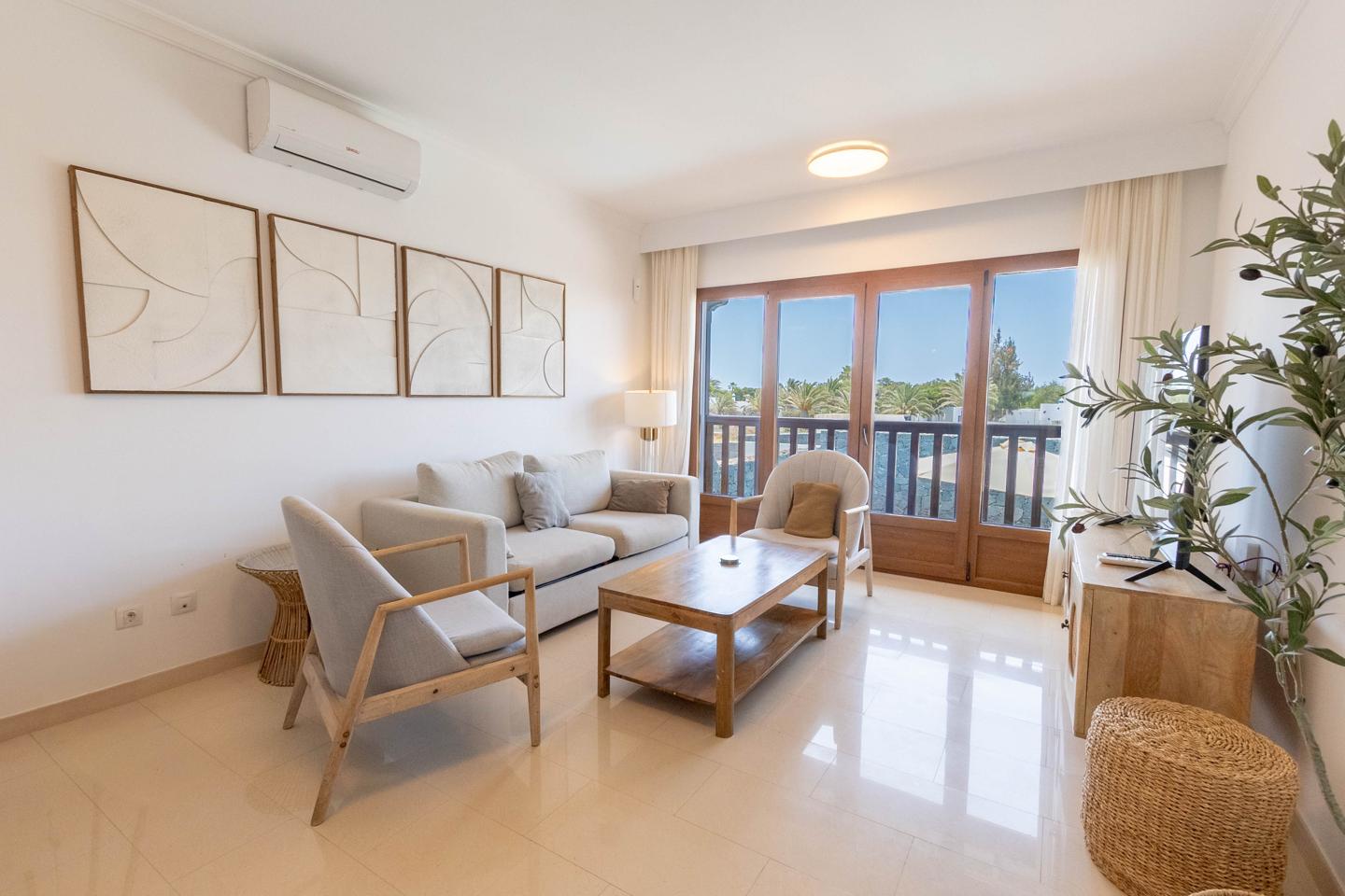 Stylish 5 Bed Villa With Superb Outdoor Spaces