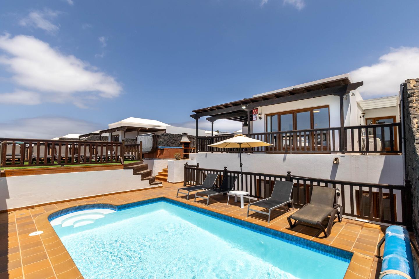 Stylish 5 Bed Villa With Superb Outdoor Spaces
