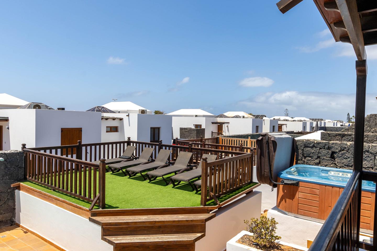 Stylish 5 Bed Villa With Superb Outdoor Spaces