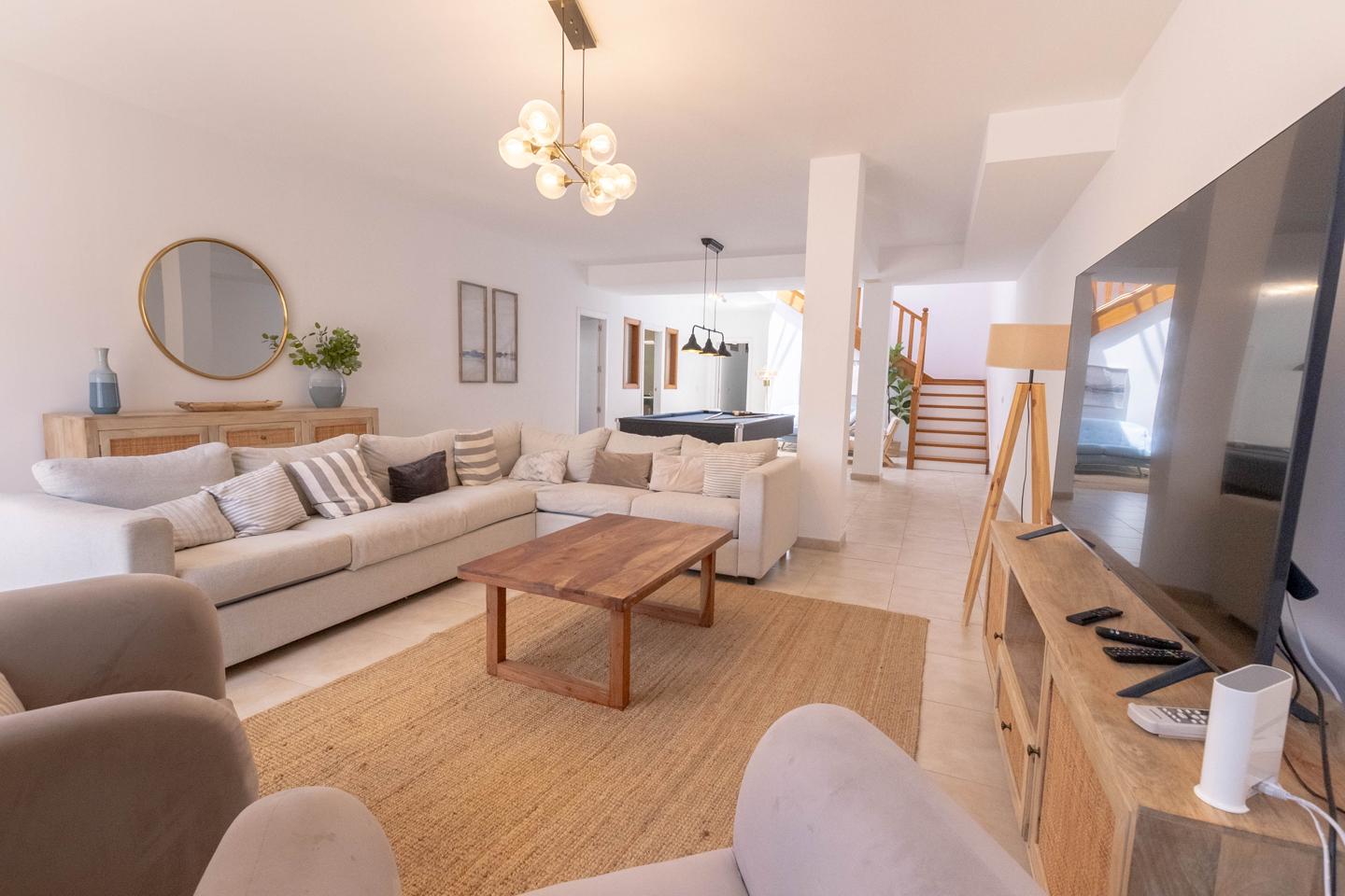 Stylish 5 Bed Villa With Superb Outdoor Spaces