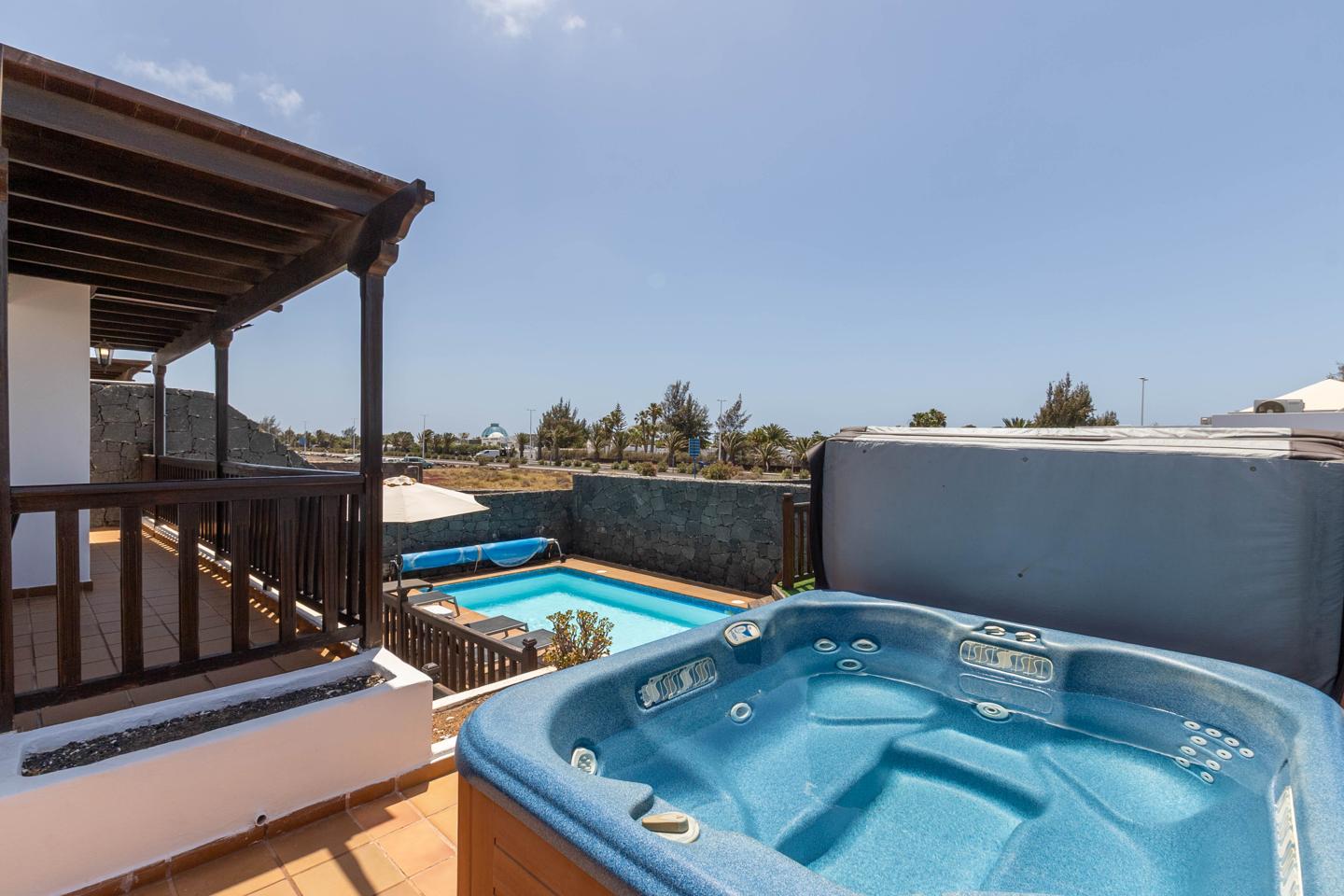 Stylish 5 Bed Villa With Superb Outdoor Spaces