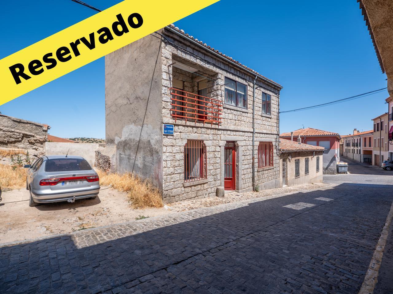Chalet INDEPENDIENTE en dos alturas junto a la MURALLA
