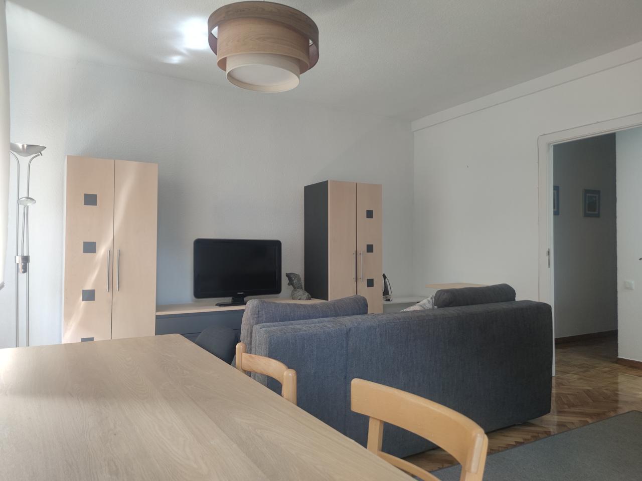 Habitacion de 20 m2 exterior con terraza y gastos incluidos