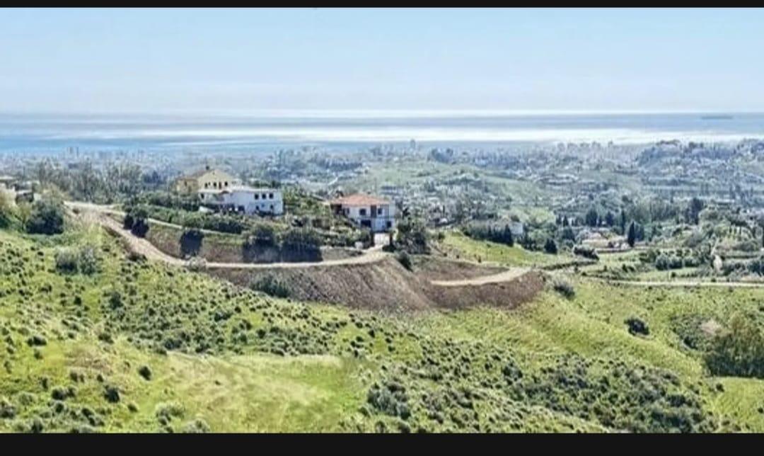 Terreno en Urbanización Pueblo Valtocado, Mijas, Málaga de 8860 m2