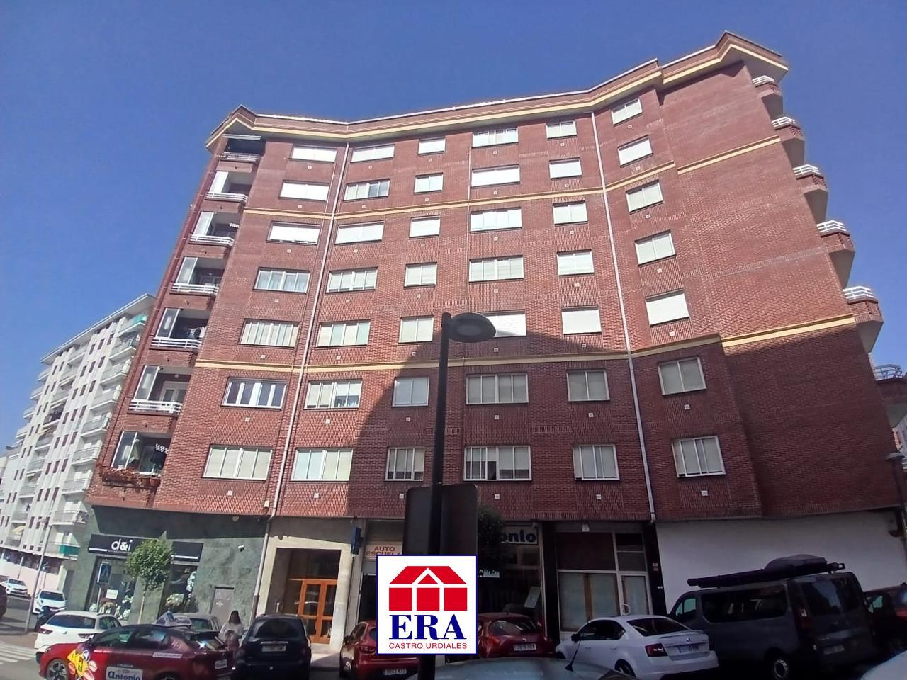Piso en Calle Venancio Bosco, Castro-Urdiales, Cantabria de 68 m2