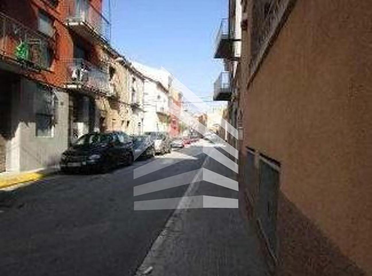 edificio en montcada-i-reixac · carrer-alt-de-sant-pere-08110 650000€