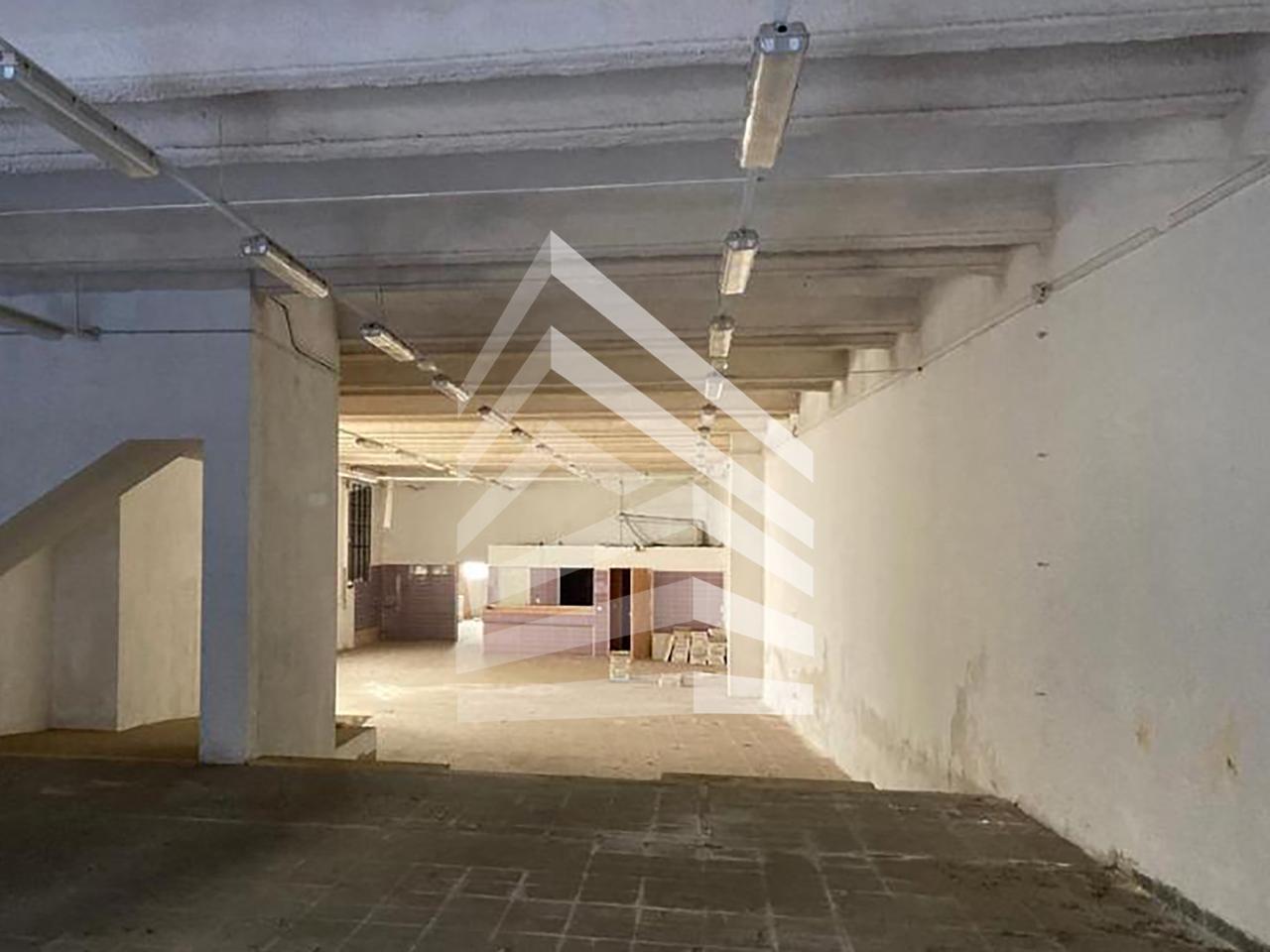 nave-industrial en olot · carrer-pare-antoni-soler-17800 800000€