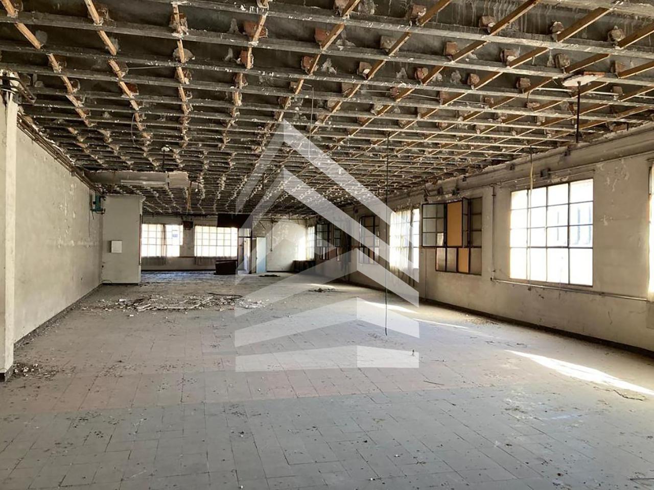 nave-industrial en olot · carrer-pare-antoni-soler-17800 800000€