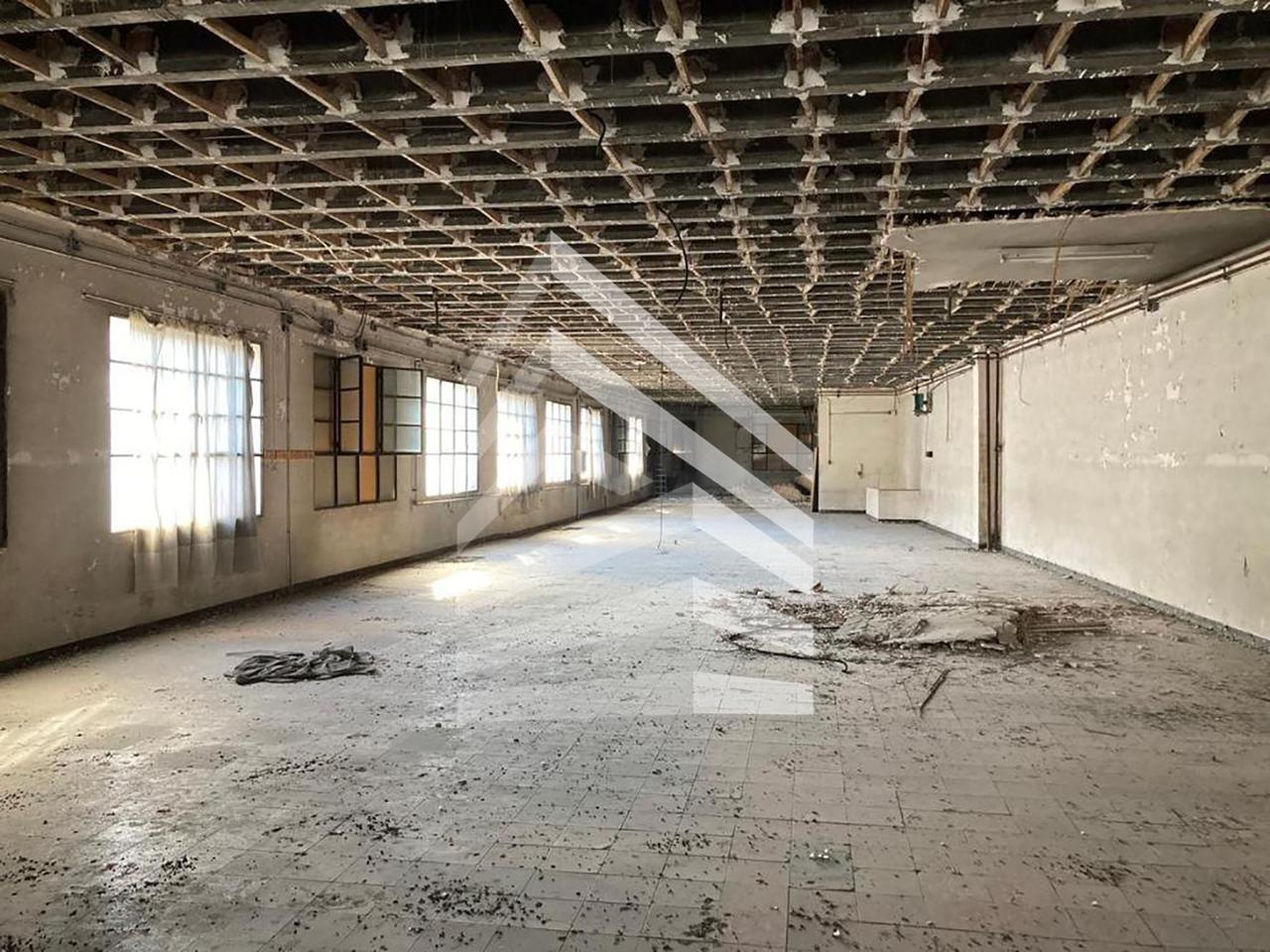 nave-industrial en olot · carrer-pare-antoni-soler-17800 800000€