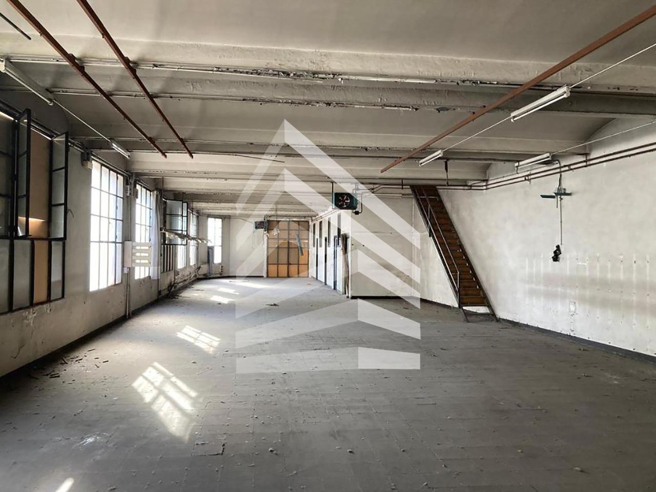 nave-industrial en olot · carrer-pare-antoni-soler-17800 800000€