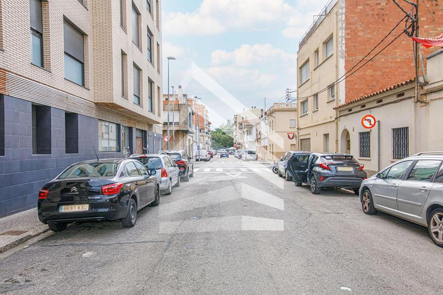 edificio en girona · carrer-de-valencia-17005 1300000€