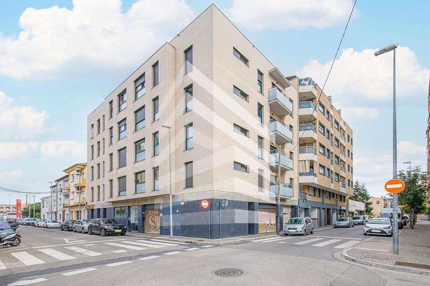 edificio en girona · carrer-de-valencia-17005 1300000€