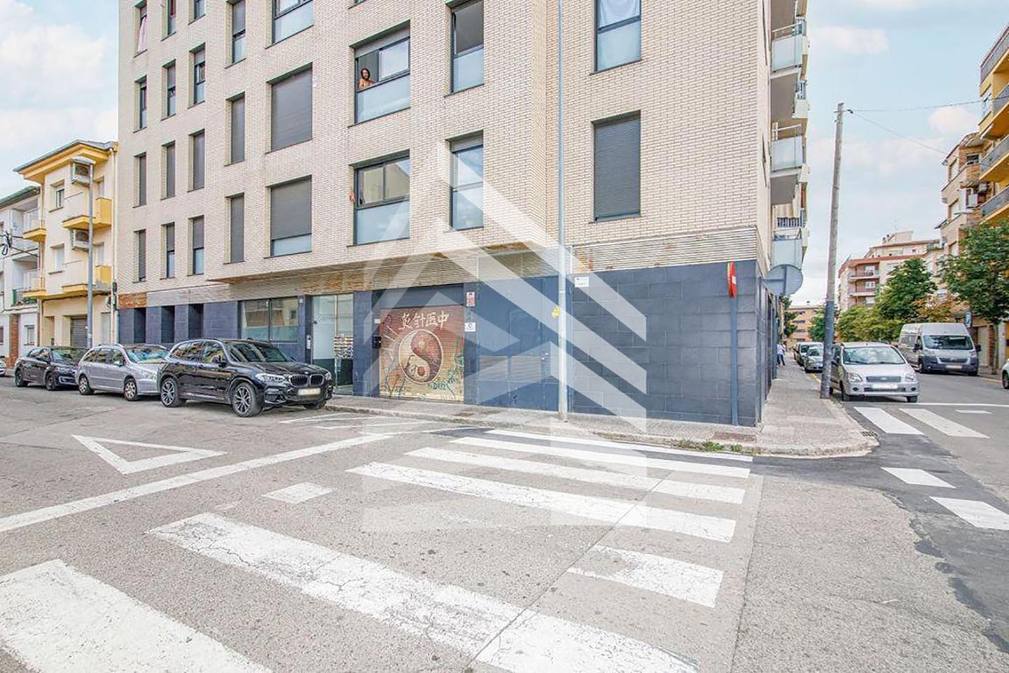 edificio en girona · carrer-de-valencia-17005 1300000€