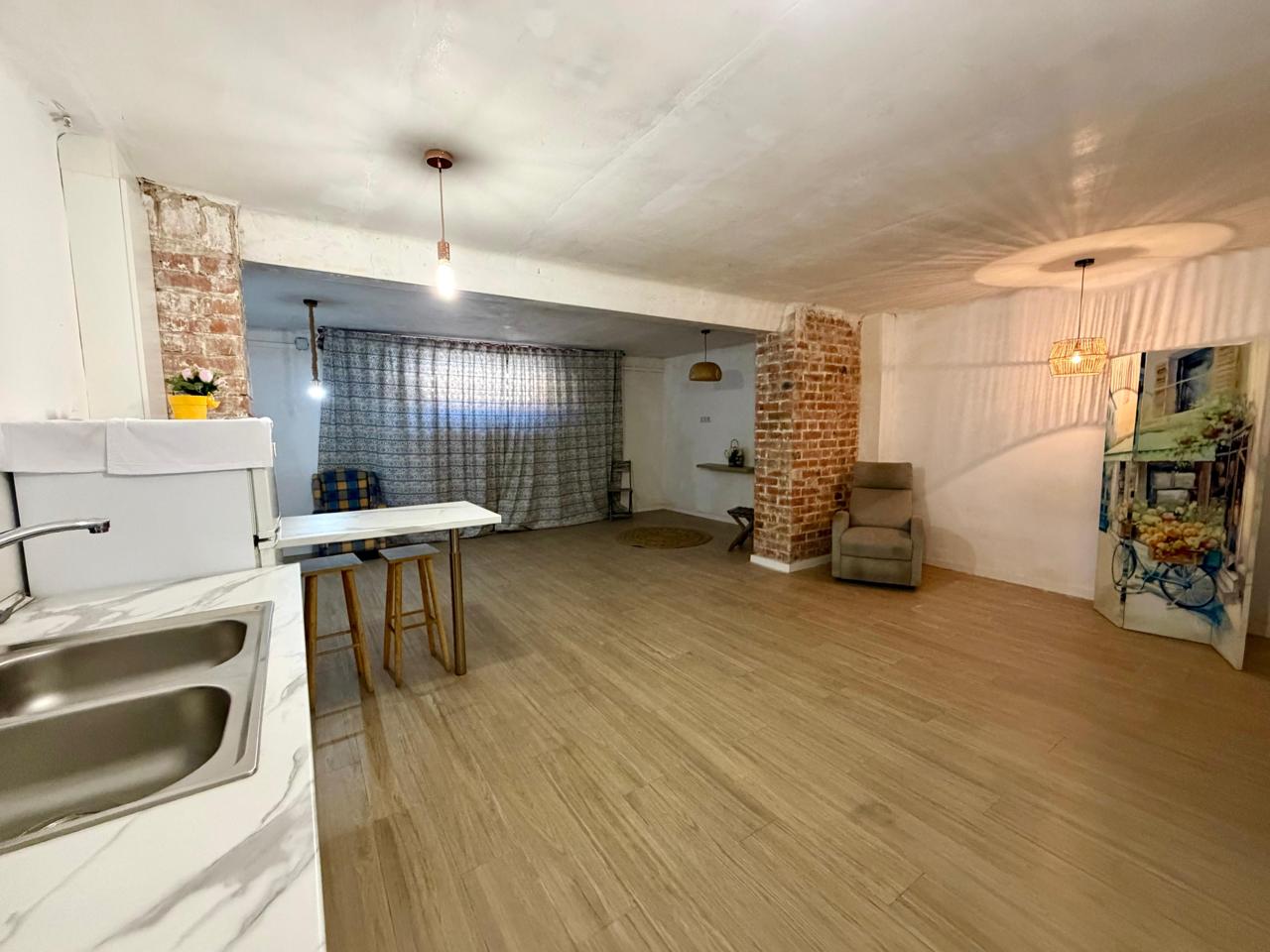 local en montcada-i-reixac ·  85000€