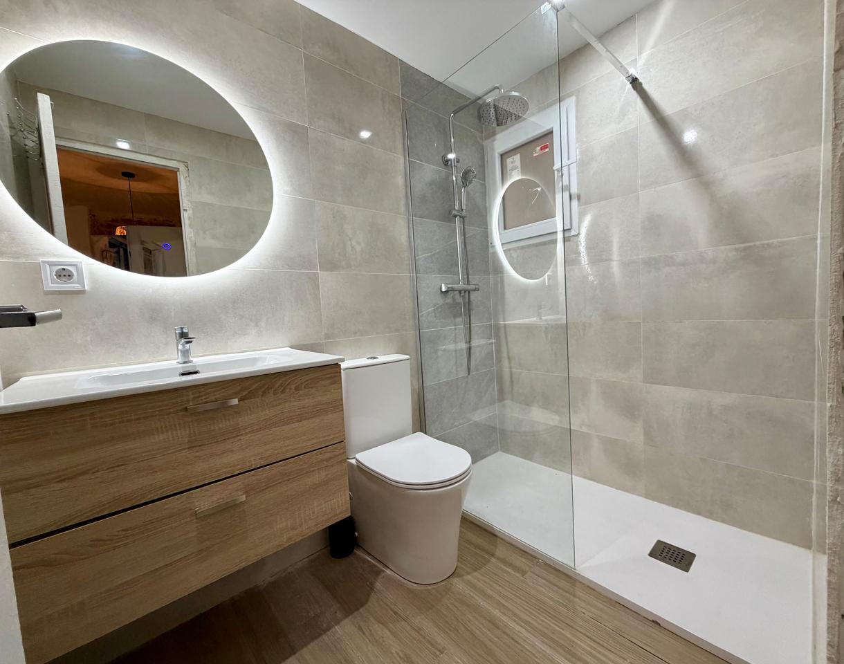 local en montcada-i-reixac ·  85000€