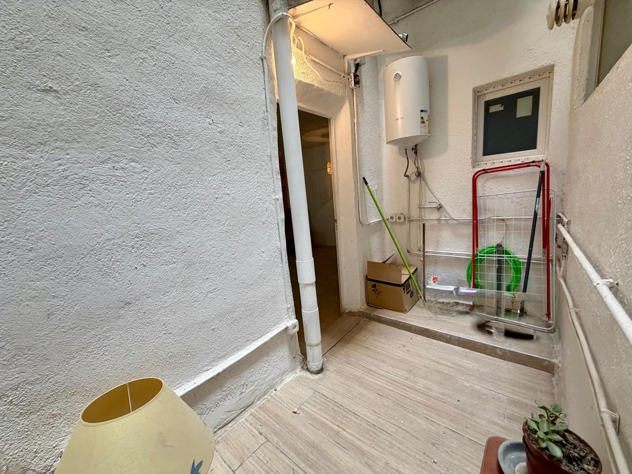 local en montcada-i-reixac ·  85000€