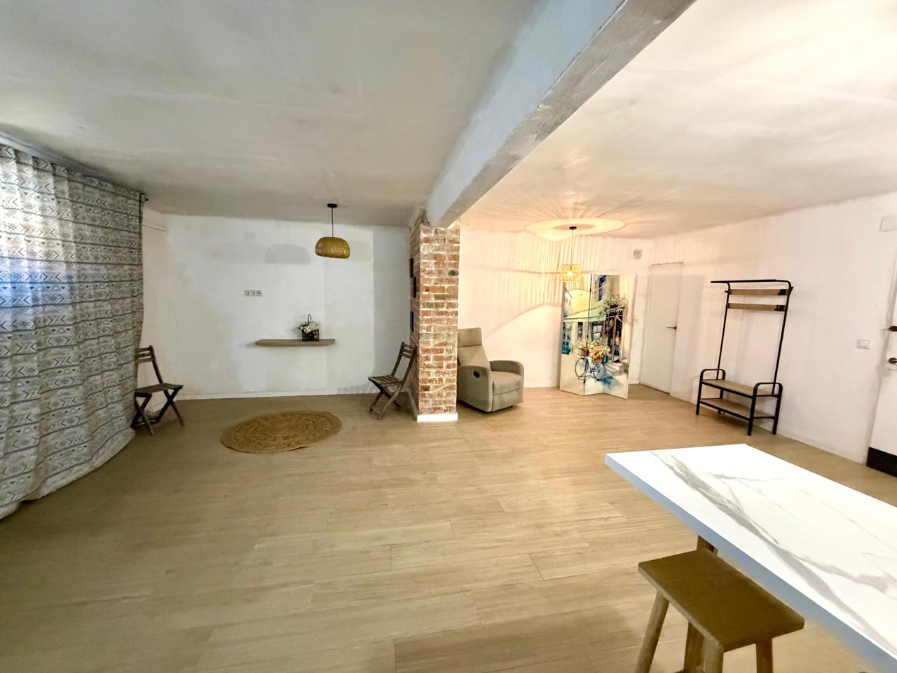 local en montcada-i-reixac ·  85000€
